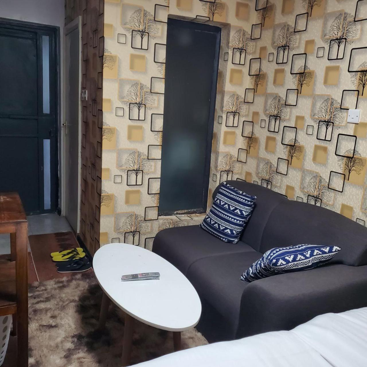 Lovely & Cozy Compact Studio Near Airport With Rooftop View Apartment Nairobi Bagian luar foto