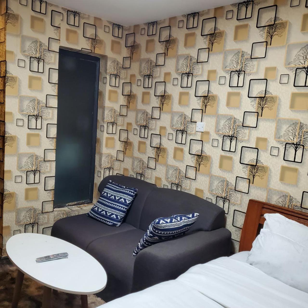 Lovely & Cozy Compact Studio Near Airport With Rooftop View Apartment Nairobi Bagian luar foto