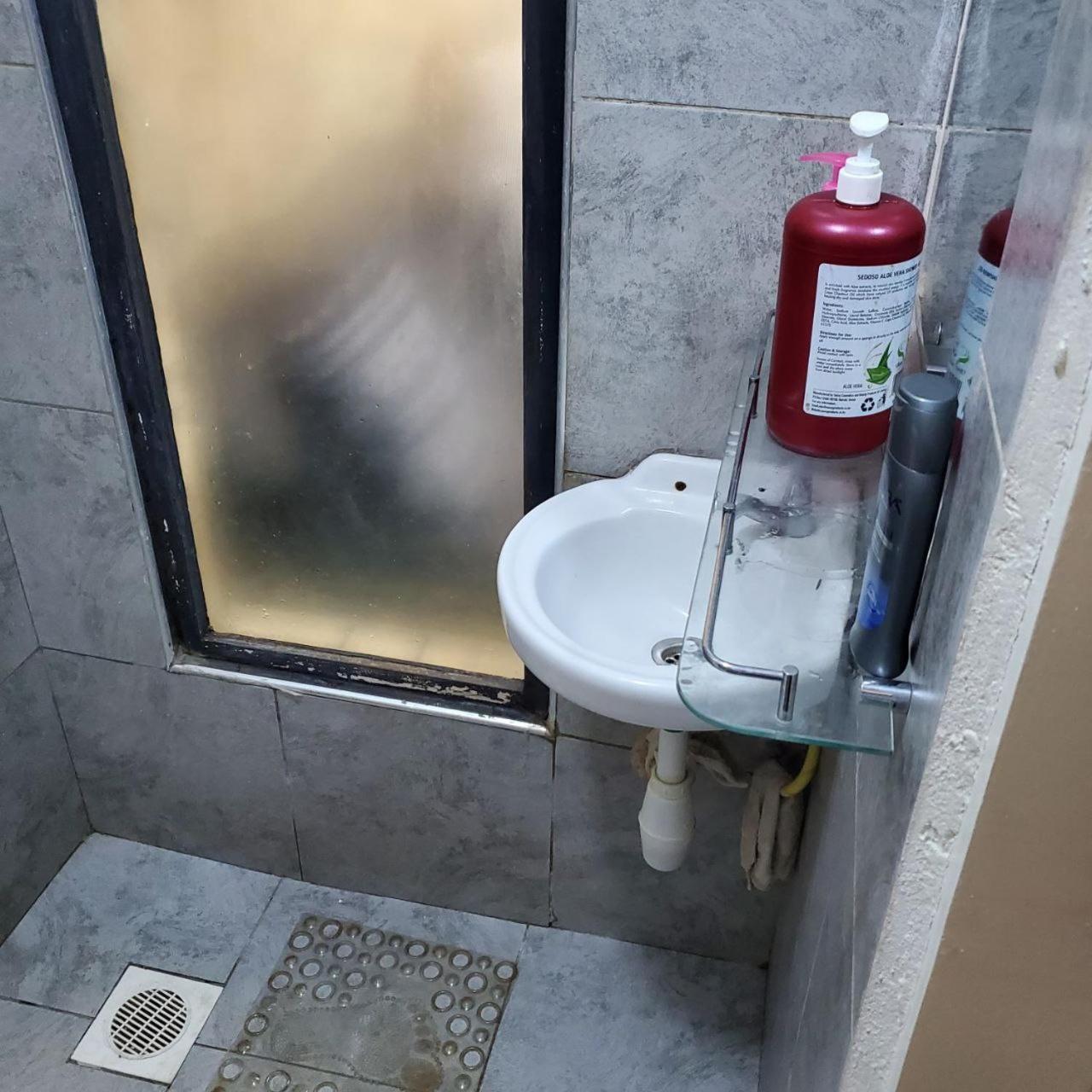 Lovely & Cozy Compact Studio Near Airport With Rooftop View Apartment Nairobi Bagian luar foto