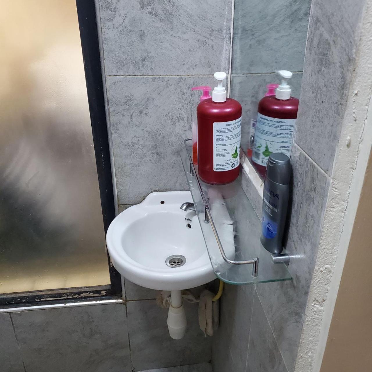 Lovely & Cozy Compact Studio Near Airport With Rooftop View Apartment Nairobi Bagian luar foto