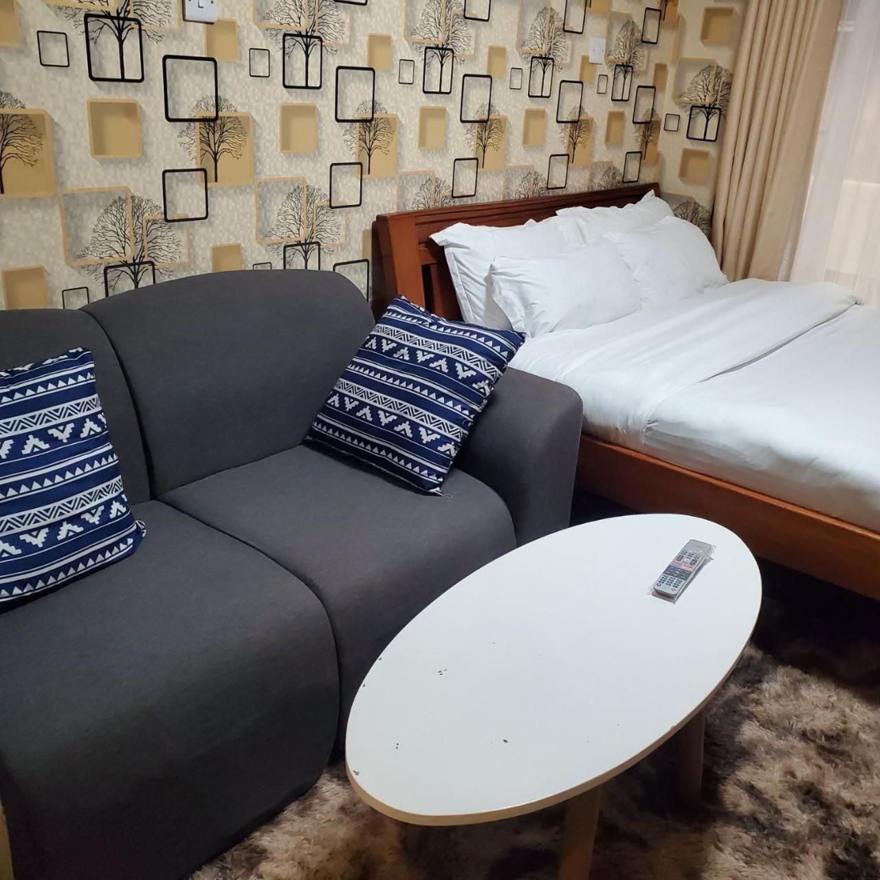 Lovely & Cozy Compact Studio Near Airport With Rooftop View Apartment Nairobi Bagian luar foto